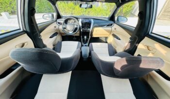 YARIS HB 2019 WHITE full