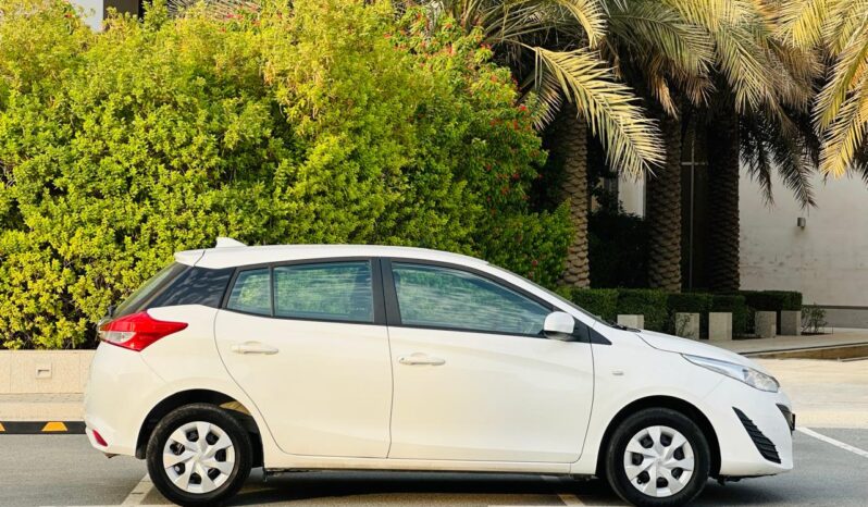 YARIS HB 2019 WHITE full