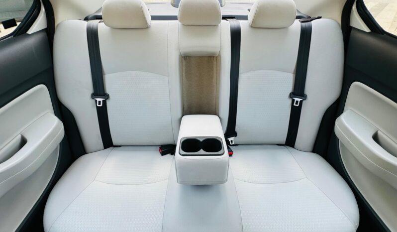 Mitsubishi Attrage 2021 full