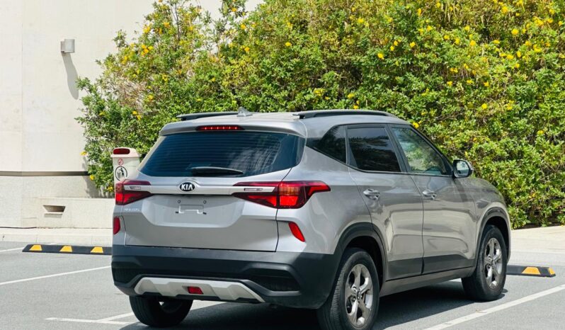 Kia Seltos gray 2021 full