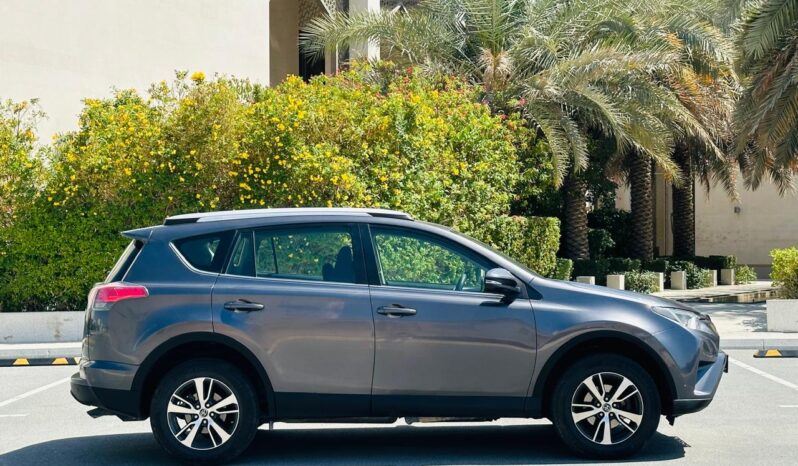 TOYOTA RAV4 2018 Gray full