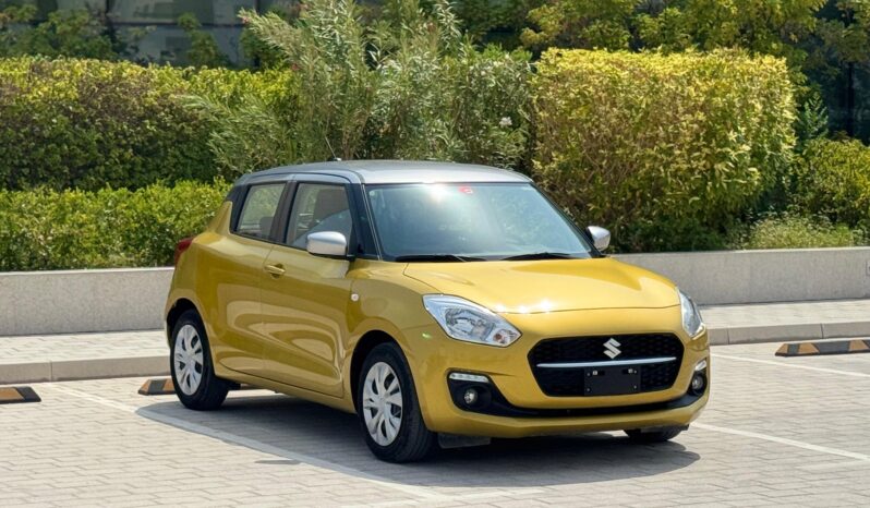 Suzuki Swift 2023 Yellow/Silver full
