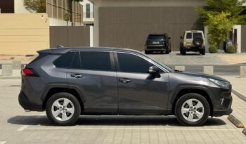 Toyota Rav4 2019 Gray full