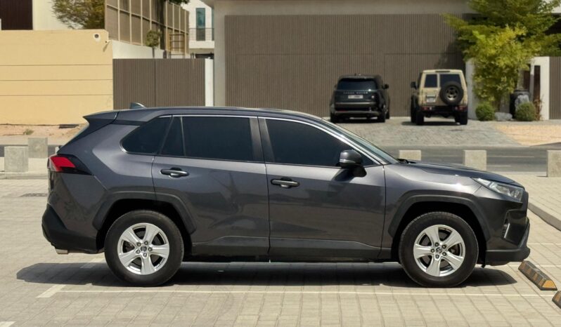 Toyota Rav4 2019 Gray full
