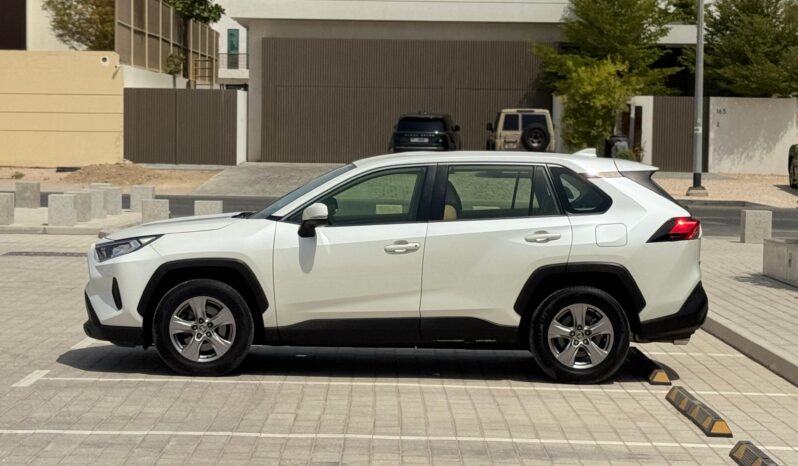 Toyota Rav4 2022 White full