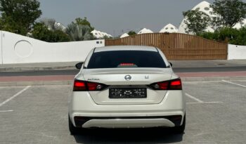 Nissan Altima 2020 white alloys full
