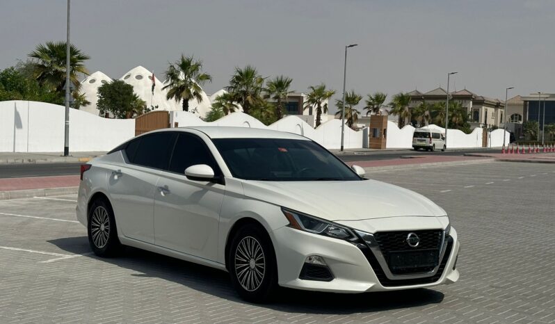 Nissan Altima 2020 white alloys full