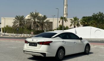 Nissan Altima 2020 white alloys full