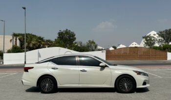 Nissan Altima 2020 white alloys full