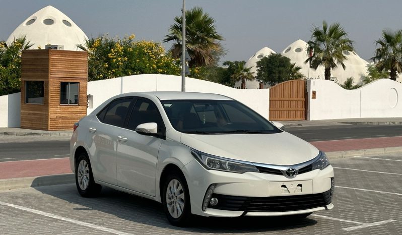 Toyota Corolla 2.0. 2019 white