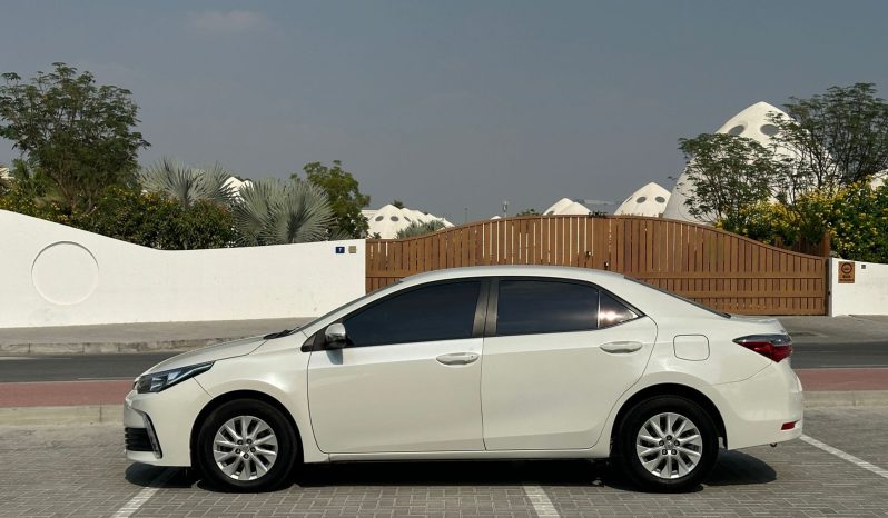 Toyota Corolla 2.0. 2019 white full