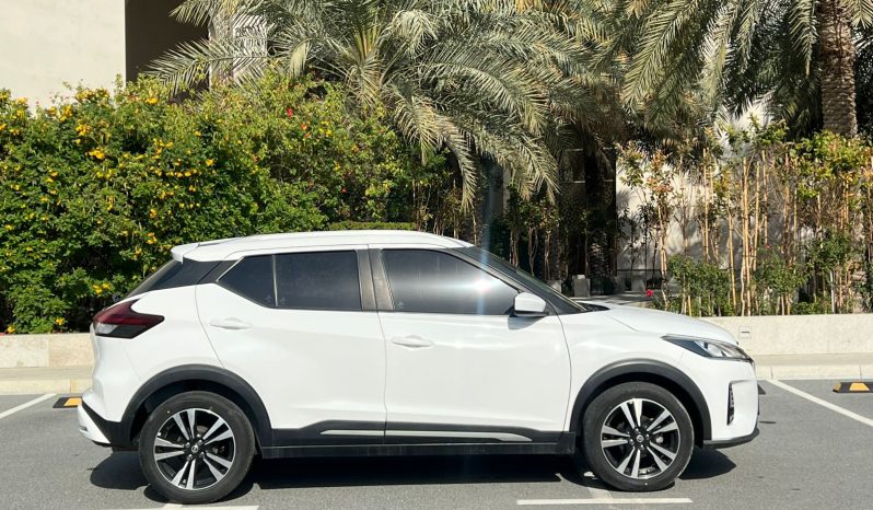 Nissan Kicks White 2022 full