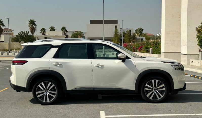 Nissan Pathfinder 2022 SV full
