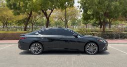 LEXUS ES300h 2025